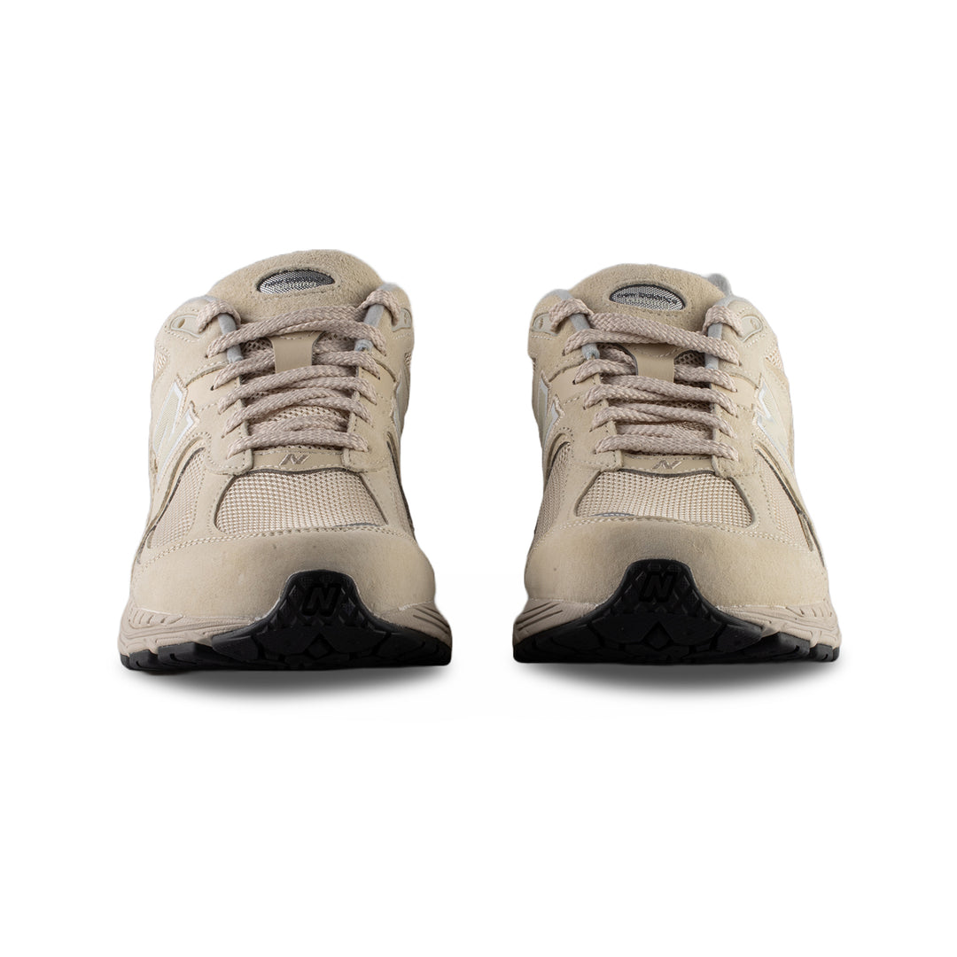 New Balance - 2002R (Bone w/ Light Aluminum) – amongst few