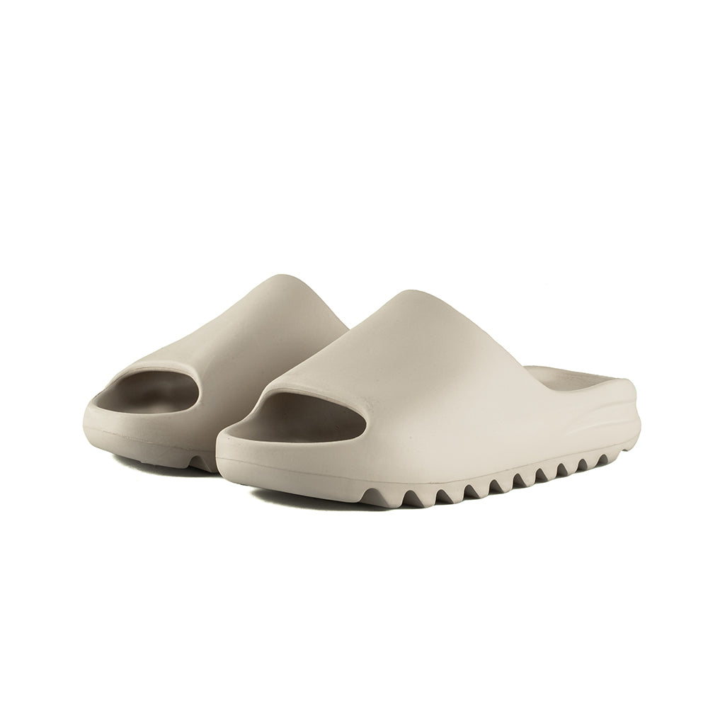 adidas - Yeezy Slide (Pure/Pure/Pure) – amongst few