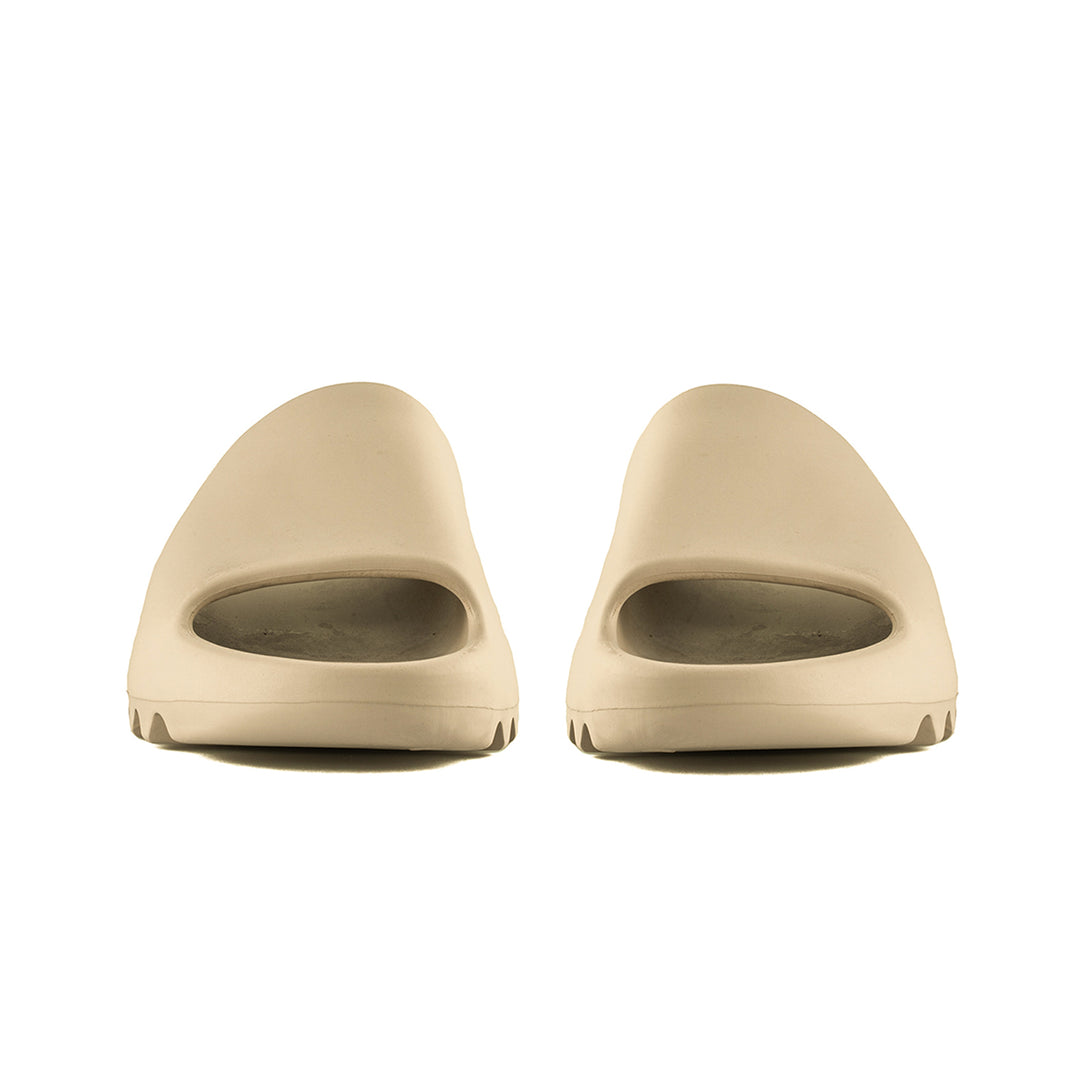 adidas - Yeezy Slide (PURE/PURE/PURE) – amongst few